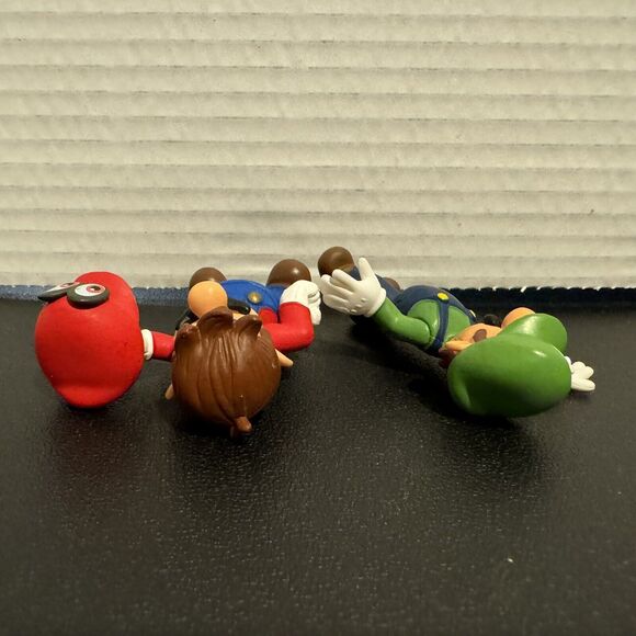 World of Nintendo Super Mario Bros Mario & Luigi Cappy Action Figure Cake Topper - Picture 5 of 6